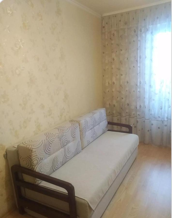 Квартира В Районі Автовокзалу Поряд Обллікарня Rivne Extérieur photo